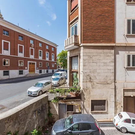 Elegance Near Navona-for 5 Guests Rom